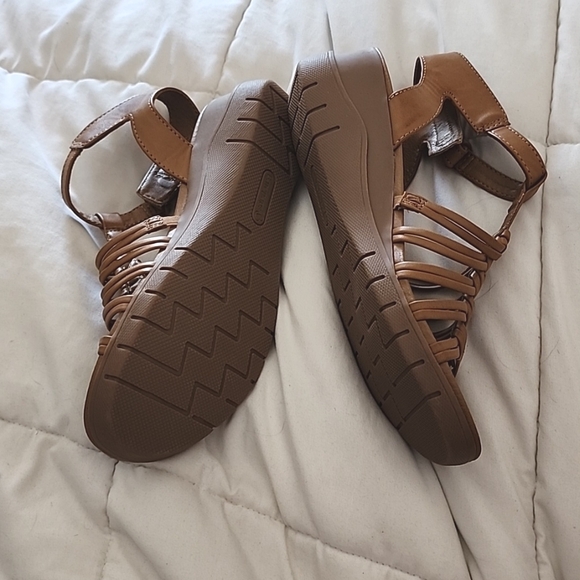 BareTraps Jamie sandals - Picture 2 of 4